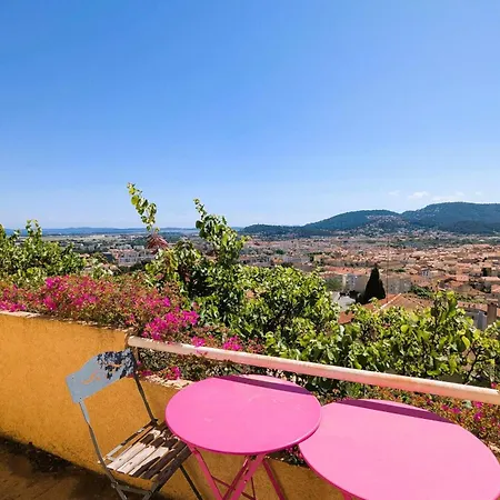 Family House In Quiet And Residential Area *