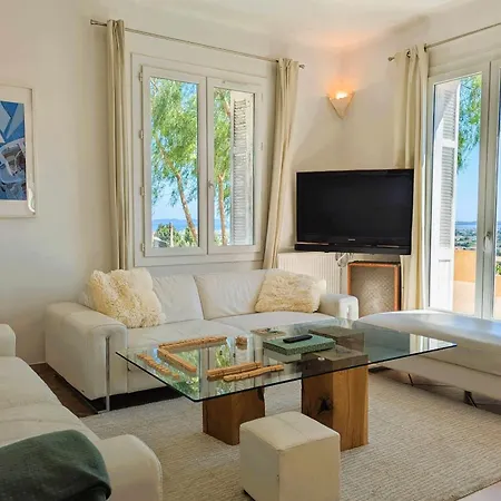 Family House In Quiet And Residential Area *