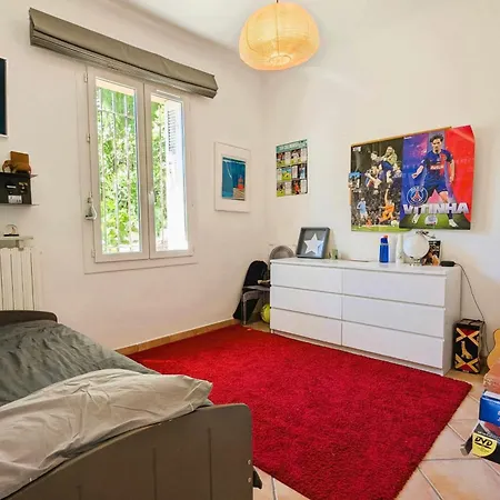 Family House In Quiet And Residential Area בית נופש הייר