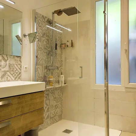 Family House In Quiet And Residential Area בית נופש *