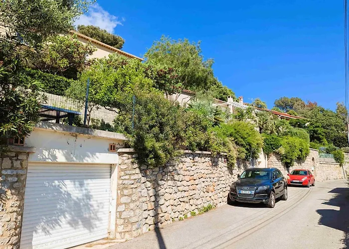 Casa vacanze Family House In Quiet And Residential Area