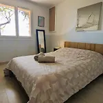 Family House In Quiet And Residential Area Hyeres