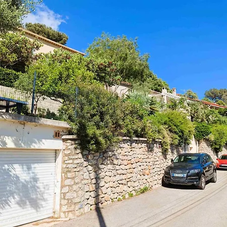 Family House In Quiet And Residential Area *