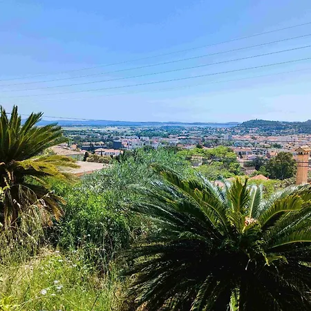 Family House In Quiet And Residential Area Semesterbostad *