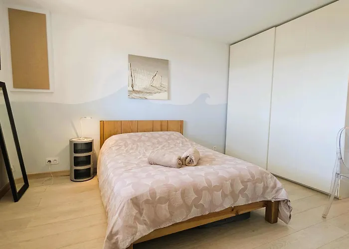 Family House In Quiet And Residential Area Ferienhaus *