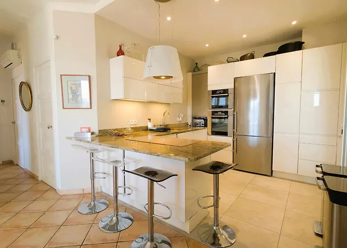 Family House In Quiet And Residential Area *